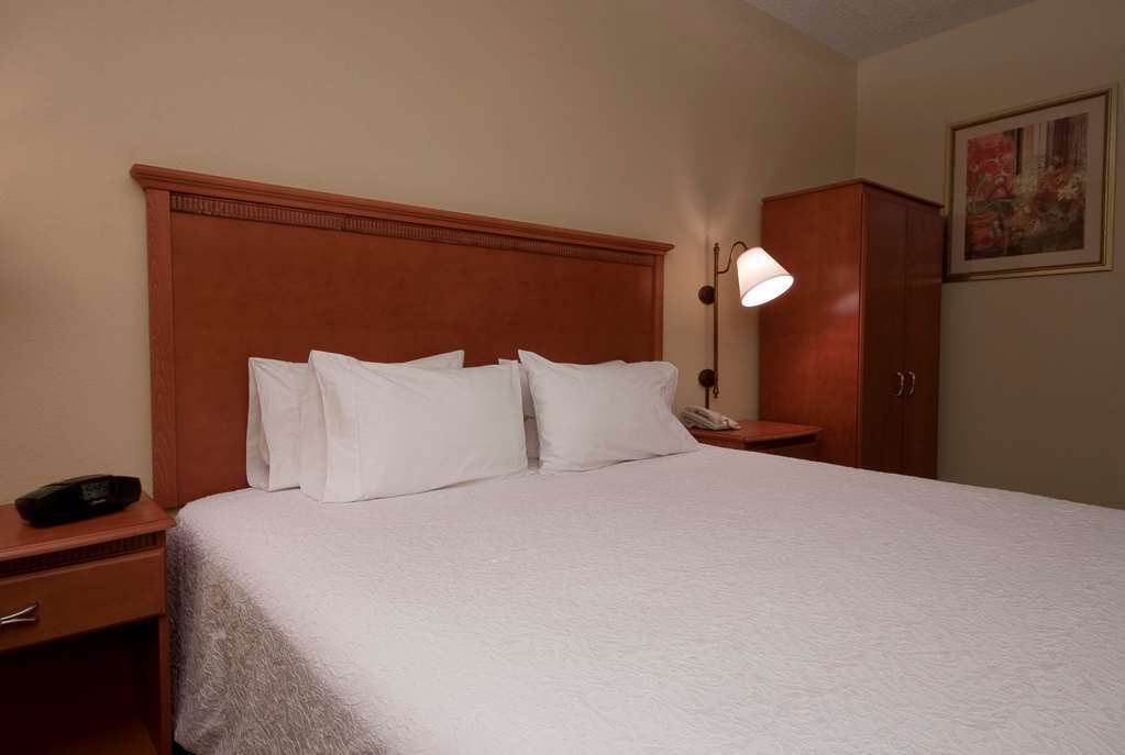 Hotel Hampton Hobby Airport 3*