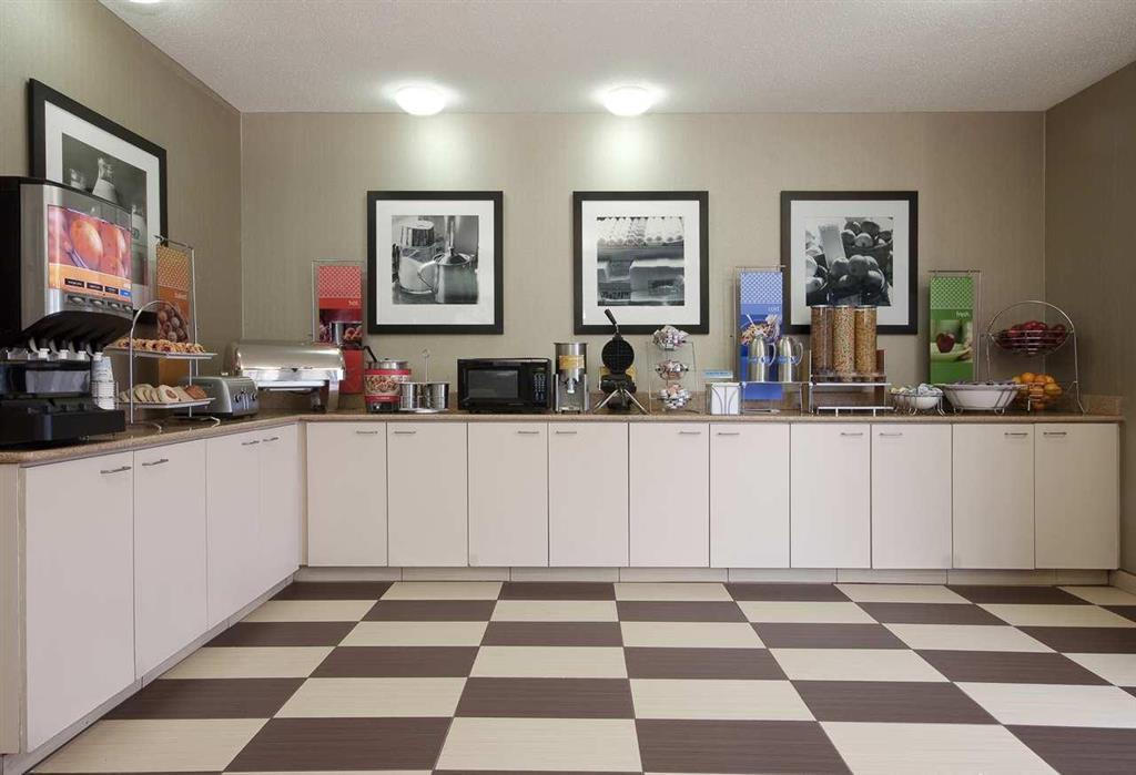 Hampton Hobby Airport 3*